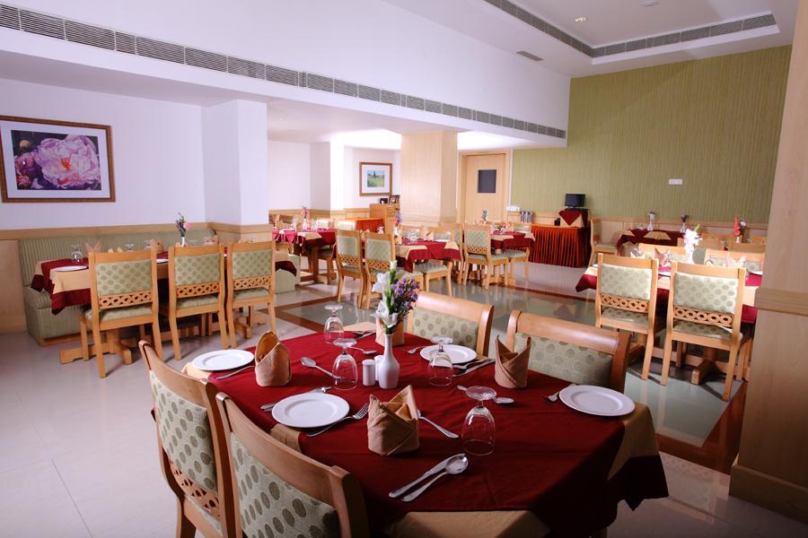 Hotel Pooram International Thrissur Exterior foto