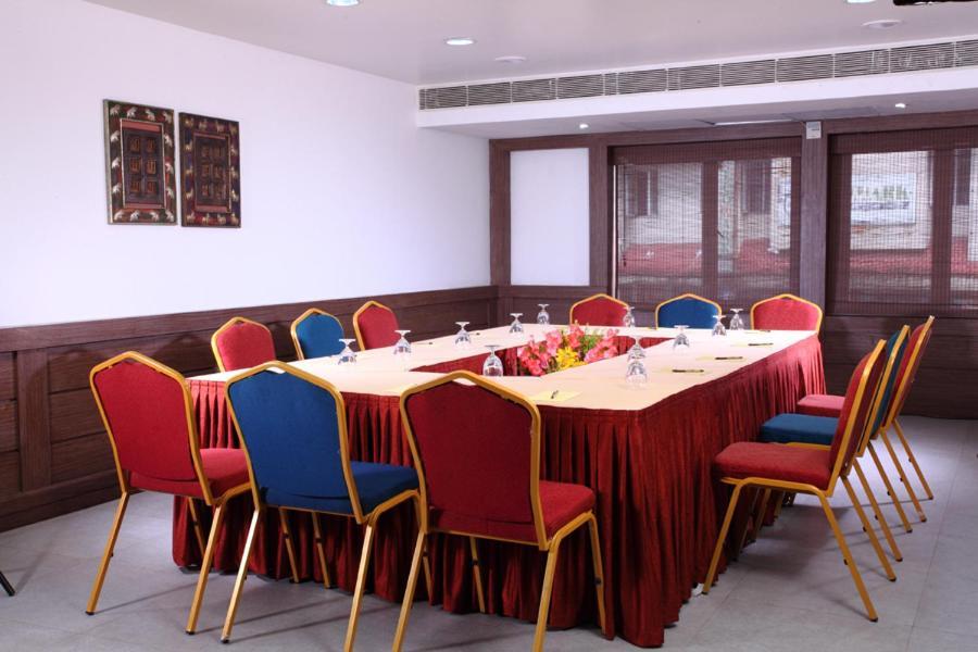 Hotel Pooram International Thrissur Exterior foto
