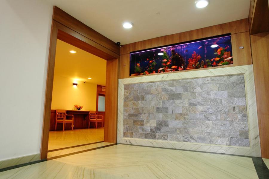 Hotel Pooram International Thrissur Exterior foto