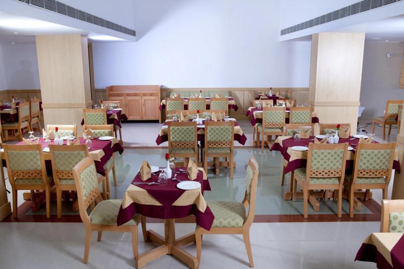 Hotel Pooram International Thrissur Exterior foto